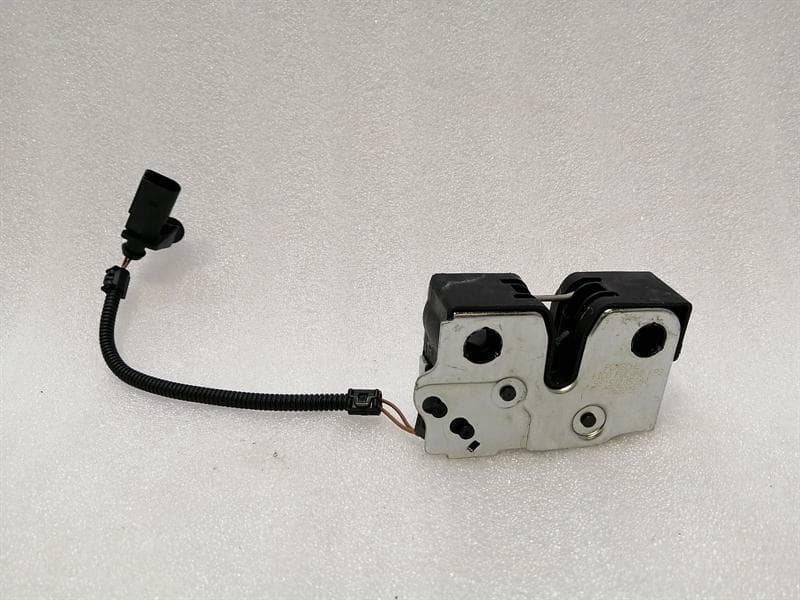 Porsche Boxster 718 Boot Lock 98151205304 Tailgate Lock