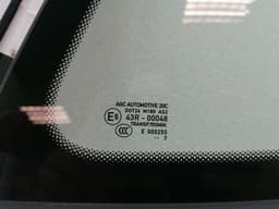 PORSCHE Porsche Cayman 718 Left Rear Quarter Glass 98154311108 Door Window 1⁄4 Rear Left — thumbnail 3