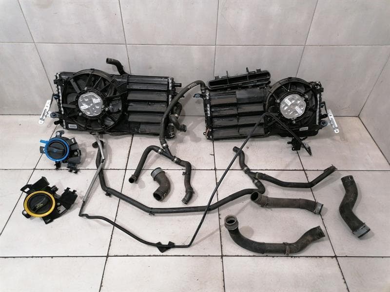 Porsche Cayman 718 Engine Bay Radiator Pack Set 982121254A Radiator Pack Set L+R