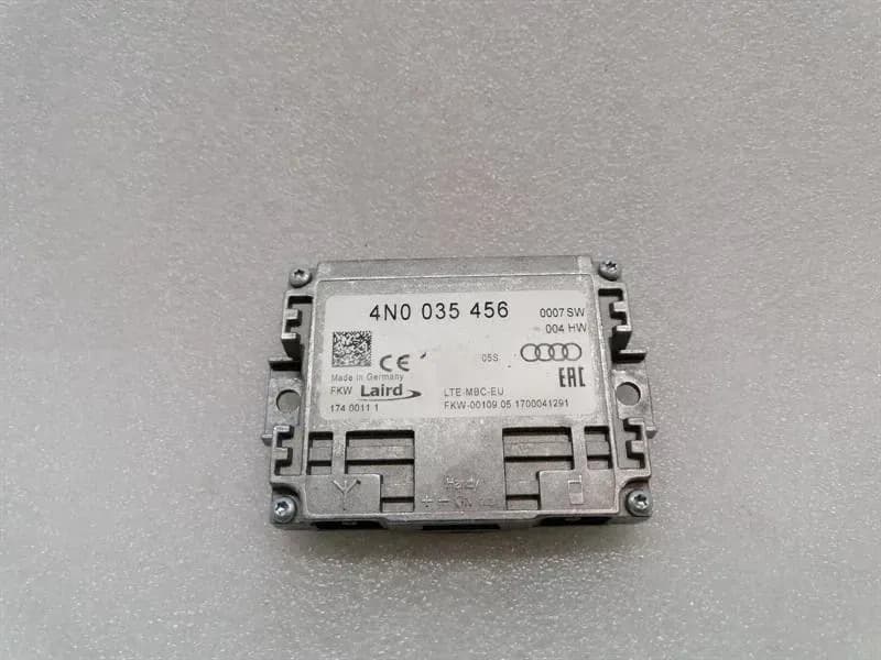Porsche Cayman 718 Antenna Amplifier 4N0035456 Control Unit Signal Amplifier