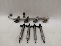 MERCEDES-BENZ Mercedes A Class W177 A35 AMG Fuel Rail A2600700900 Injection Strip Distributor — thumbnail 4