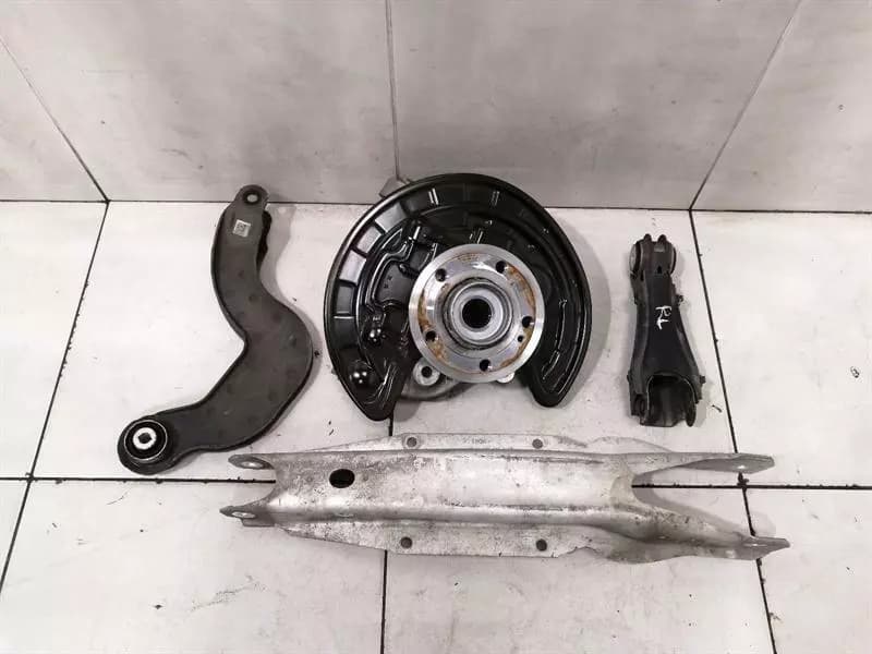 MERCEDES-BENZ Mercedes A 4-Matic W177 Left Rear Hub A1773501900 Wheel Bearing Housing Rear Left