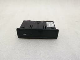 MERCEDES-BENZ Mercedes A Class W177 USB Adapter Module A2478203902 ECU — thumbnail 4