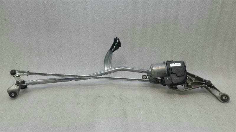 MERCEDES-BENZ Mercedes E Class W213 RHD front wiper engine A2138200740 right handlebar
