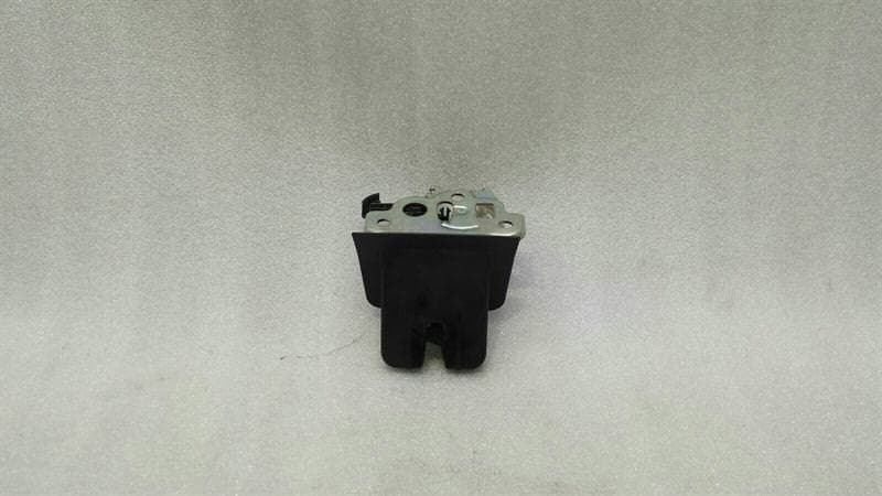 Audi A3 8V boot lock 8R0827505 tailgate lock
