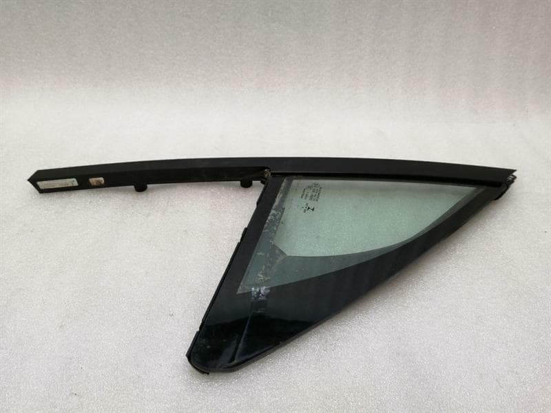 PORSCHE Porsche Macan 95B Right Front 1/4 Glass 95B845114E Door Glass 1/4 Front Right