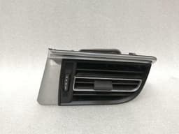PORSCHE Porsche Macan 95b Right Air Vent 95B819702H RHD RIGHT HANDLEBAR — thumbnail 1