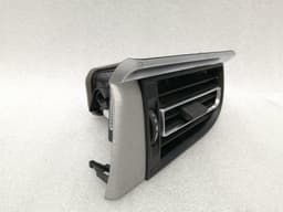 PORSCHE Porsche Macan 95b Right Air Vent 95B819702H RHD RIGHT HANDLEBAR — thumbnail 2