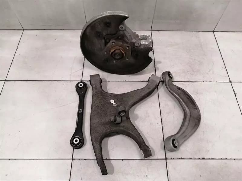 PORSCHE Porsche Macan 95b Right Rear Hub 8R0505436C Wheel Bearing Case Rear Right