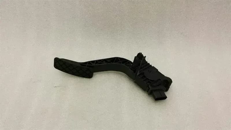 Audi TT 8S RHD gas pedal (electrical) 5Q2723503D right hand drive