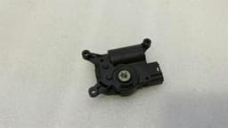 AUDI Audi TT 8S Vent Flap Motor 5Q0907511K Servo Motor — thumbnail 3
