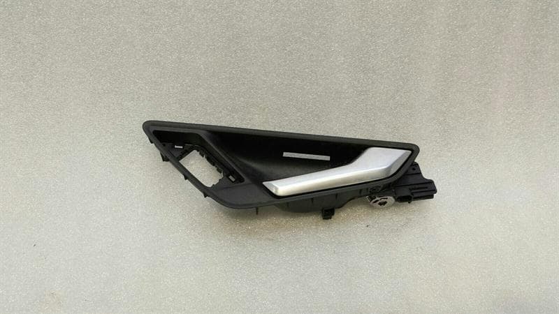 AUDI Audi TT 8S Right Door Inner Handle 8S0837020A Interior Door Handle Right