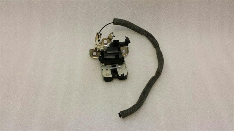 Audi TT 8S boot lock 8R0827505 tailgate lock