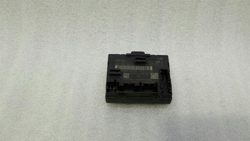 AUDI Audi S3 8V Front Right Door Module 5Q0959392B Door Control Unit Front Right