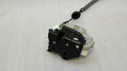 AUDI Audi S3 8V RHD right door lock 8X2837016B right hand drive — thumbnail 4