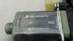 AUDI Audi S3 8V Left Door Window Motor 5Q0959802B Power Window Motor Left — thumbnail 2