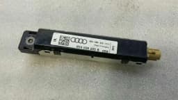 AUDI Audi S3 8V A3 Aerial / Antenna 8V4035225B Antenna Amplifier — thumbnail 2
