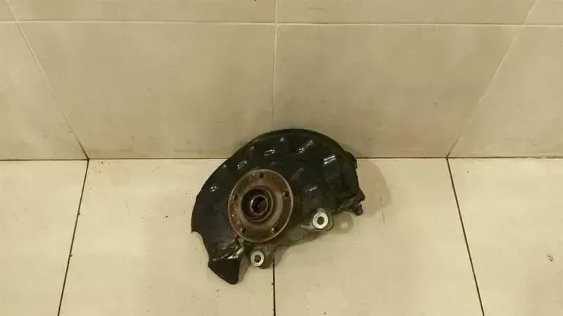 AUDI Audi S3 8V Right Front Hub 5Q0407258A Wheel Bearing Housing Front Right.