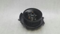 AUDI Audi S3 8V a3 RHD Heater Blower 5Q2819021B Right Hand Handlebar. — thumbnail 1