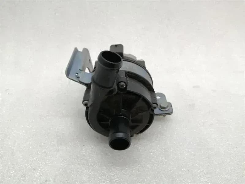 Porsche Boxster 718 additional cooling pump 04L965567 coolant pump pump