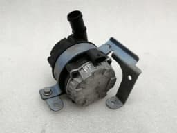 PORSCHE Porsche Boxster 718 additional cooling pump 04L965567 coolant pump pump — thumbnail 9