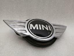 MINI Mini Countryman S boot lid opener with emblem 9802314 switch case opener — thumbnail 2