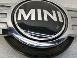 MINI Mini Countryman S boot lid opener with emblem 9802314 switch case opener — thumbnail 3