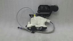 MERCEDES-BENZ Mercedes A W176 right door lock A1667200635 door lock front right — thumbnail 1