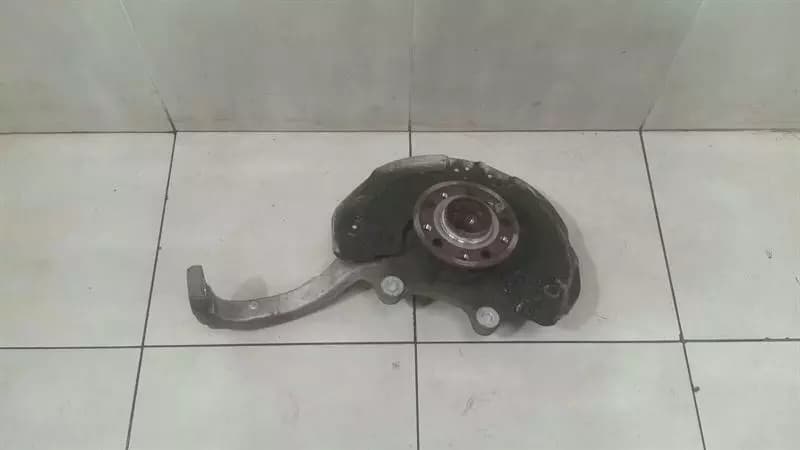 Mercedes E Class W213 Right Front Hub A2133324800 Wheel Bearing Housing Front RE