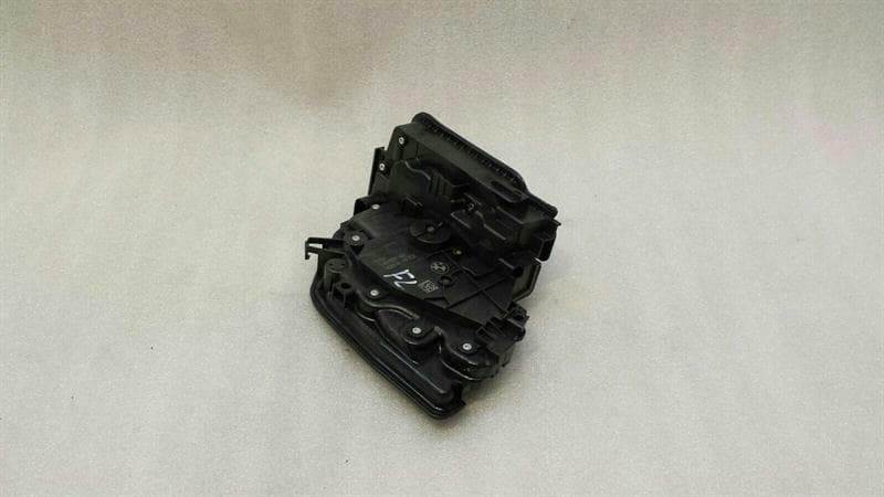Mini Cooper F56 left door lock 7281937 door lock left