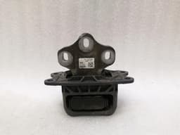 BMW BMW i8 Hybrid Gearbox Mount 6853451 Transmission Holder — thumbnail 1