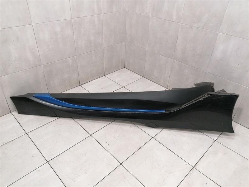 BMW BMW i8 Hybrid Side Skirt 51777404142 Side Sills RIGHT 517773368