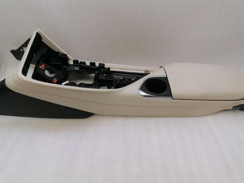 BMW BMW i8 hybrid armrest 51169290584 center armrest armrest ivory white rhd