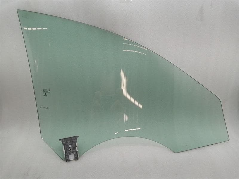 MERCEDES-BENZ Mercedes CLA W117 C117 left front door glass A1177250110 door window front left