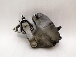 MERCEDES-BENZ Mercedes CLA W117 C117 Engine Mount A2702230002 Engine Holder — thumbnail 1