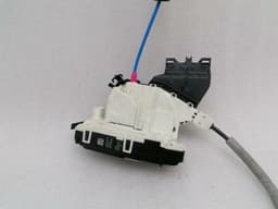 MERCEDES-BENZ Mercedes CLA W117 C117 rear right door lock A2047302835 door lock rear right — thumbnail 3