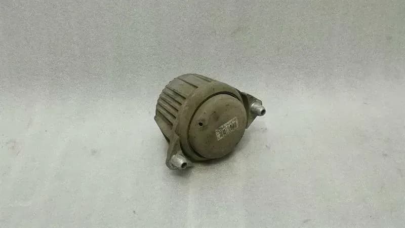 MERCEDES-BENZ Mercedes C Class W204 Engine Mount A2042400317 Engine Mount