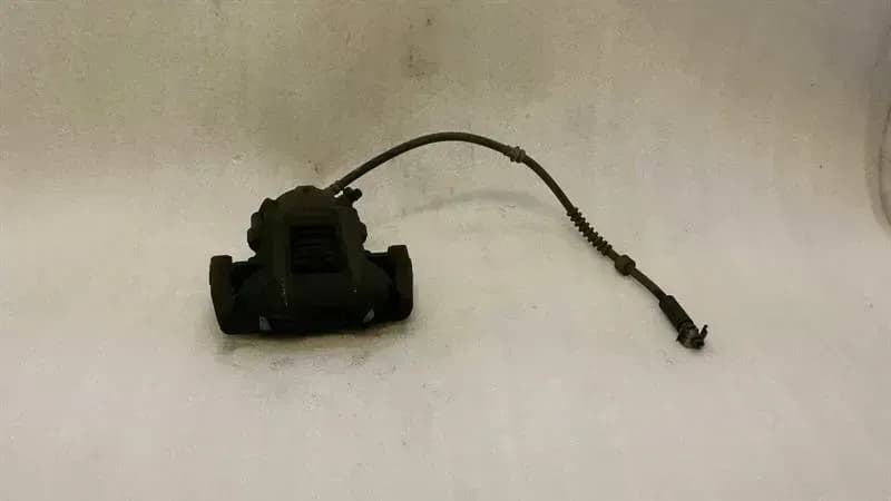 BMW BMW 1 Series F20 F21 F22 F23 right front caliper 6850644 caliper front right