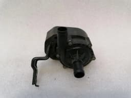 TESLA Tesla Model S 75 Additional Cooling Pump 1057235-00-F Coolant Pump Pump — thumbnail 9