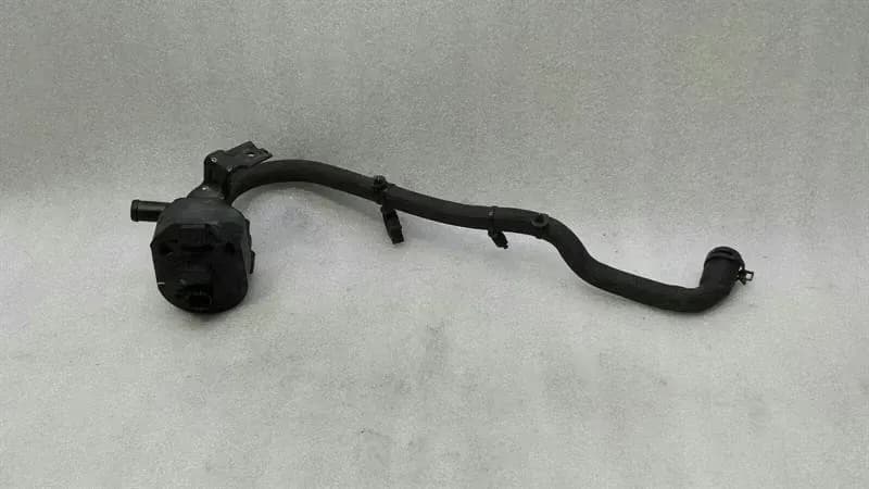 Tesla Model S 75 Additional Cooling Pump 1057235-00-F Coolant Pump Pump