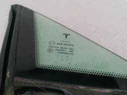 TESLA Tesla Model S 75 Right Front 1/4 Glass 6006544-00-J Door Panel 1/4 Front Right — thumbnail 8