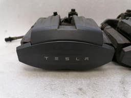 TESLA Tesla Model S 75 brake caliper rear 1097417-00-A brake caliper rear — thumbnail 3