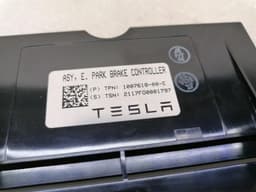TESLA Tesla Model S 75 Electronic Module 1007618-00-E Control Unit PARK BRAKE — thumbnail 2