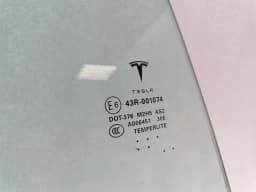 TESLA Tesla Model S 75 Right Rear Door Glass 6006571-00-D Door Window Rear Right — thumbnail 8