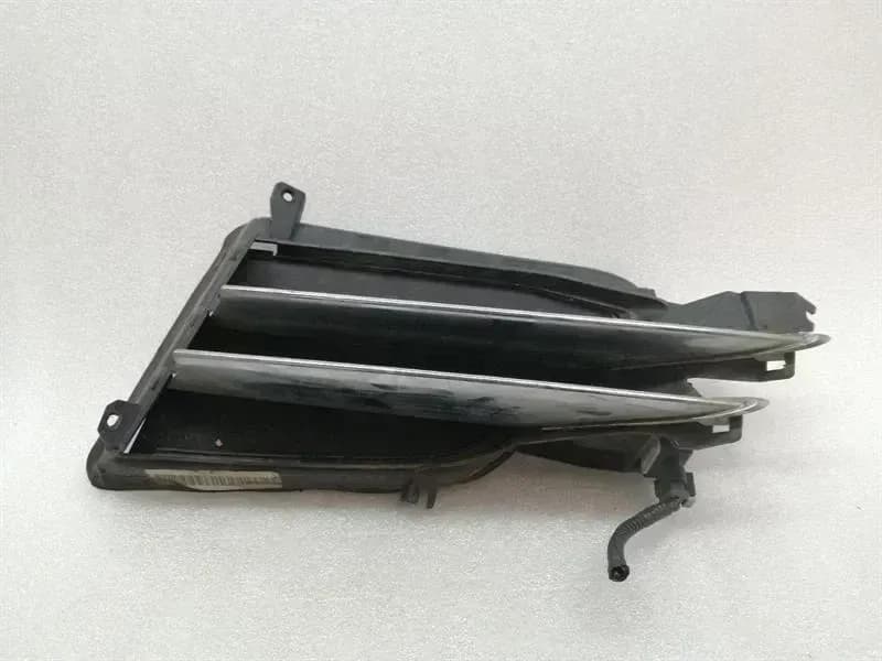 TESLA Tesla Model S 75 Bumper Moulding 1057851-00-I Bumper Strip LEFT