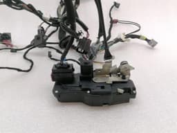 TESLA Tesla Model S 75 door lock front right 6008912-00-C door lock right front — thumbnail 8