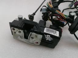 TESLA Tesla Model S 75 door lock front right 6008912-00-C door lock right front — thumbnail 10