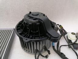 TESLA TESLA MODEL S 75 HEATER BLOWER 1097814-00-A RIGHT HAND DRIVE RHD — thumbnail 4