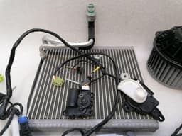 TESLA TESLA MODEL S 75 HEATER BLOWER 1097814-00-A RIGHT HAND DRIVE RHD — thumbnail 3