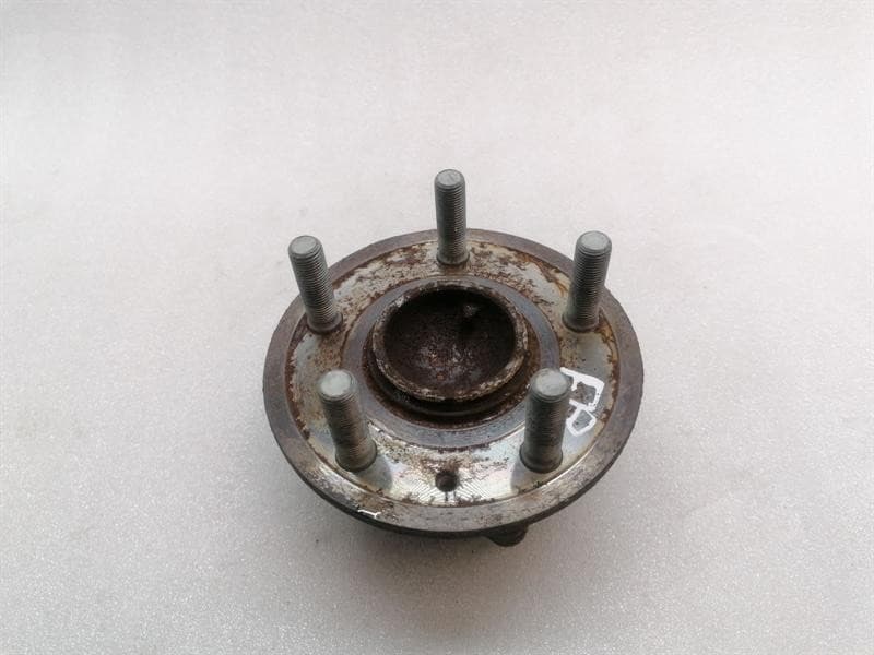 TESLA Tesla Model S 75 Right Front Hub 1027170-00-B Wheel Bearing Housing Front Right